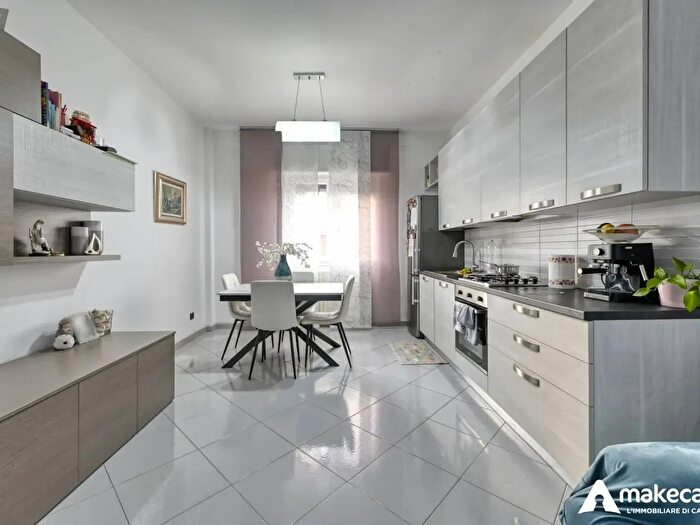 Appartamento trilocale in vendita in Via Giardino, Melegnano