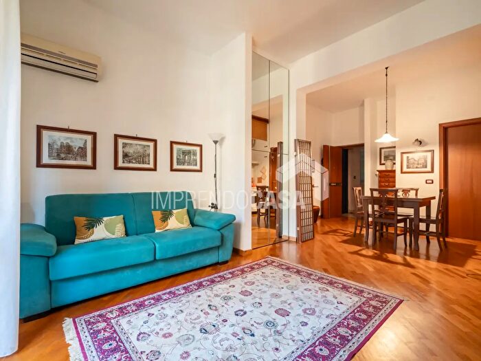 Appartamento monolocale in affitto in Via Volturno, Palermo