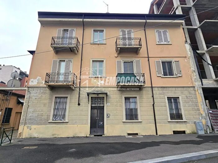 Appartamento quadrilocale in vendita in Via Farigliano, Torino