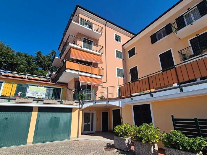 Appartamento quadrilocale in vendita in Via Provinciale per Novano, Casarza Ligure