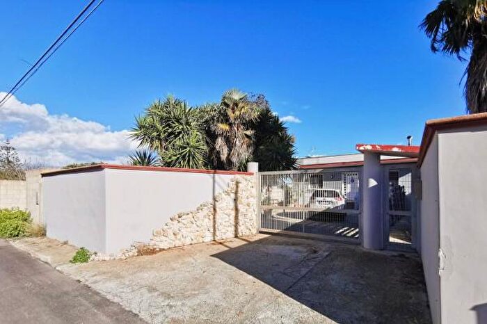 Casa con 6 locali in vendita in Via dei Messapi, Lecce