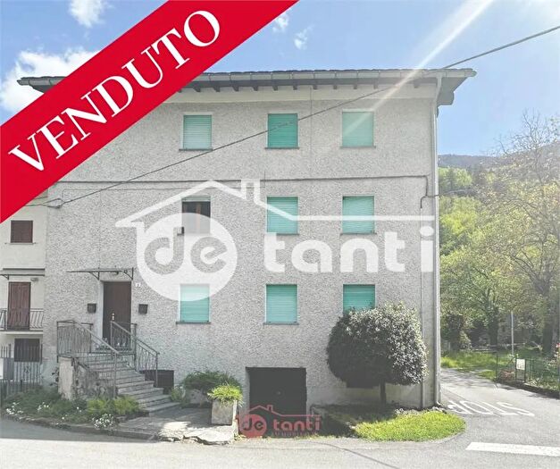 Appartamento con 6 locali in vendita in Strada Comunale dei Quartini Piuro So, Piuro