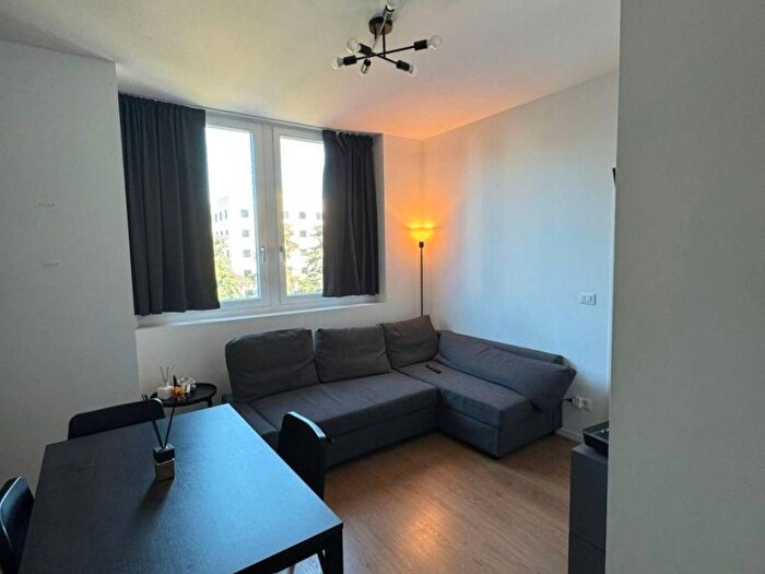 Appartamento trilocale in affitto in Via Muzio Attendolo detto Sforza, Vigentino Fatima, Milano