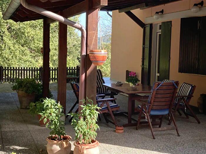 Casa con 8 locali in vendita in Via San Gregorio, Acqualagna