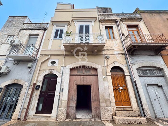 Appartamento trilocale in vendita in Via Imperatore Augusto, Andria