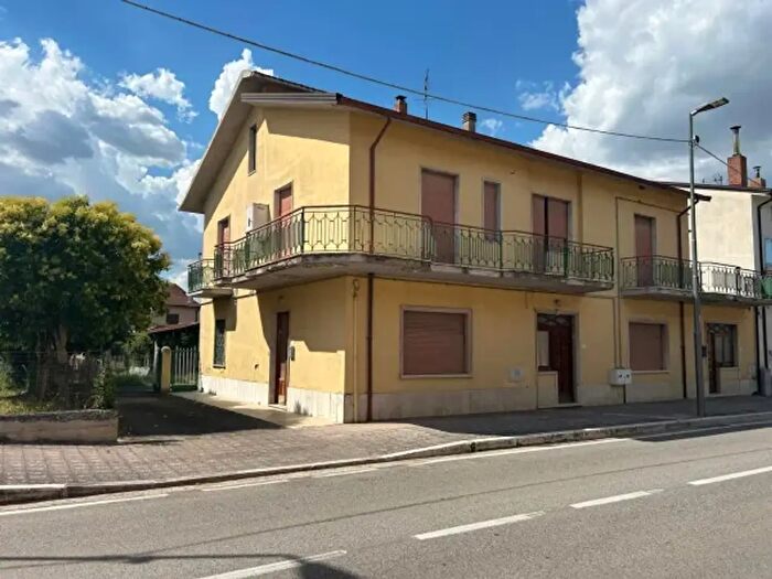 Casa con 6 locali in vendita in Via Appia, Venticano