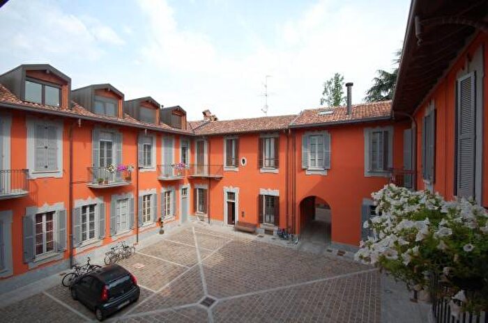 Appartamento trilocale in affitto in Via Ticino, Abbiategrasso