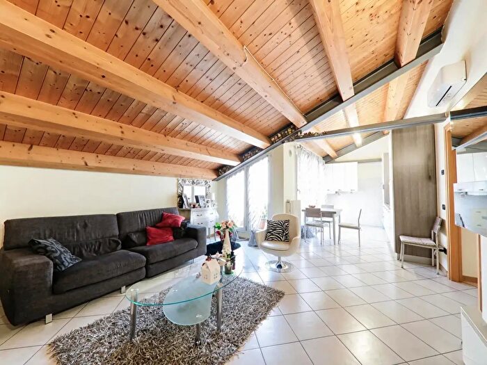 Appartamento quadrilocale in vendita in Via Antonio Corradini, Este