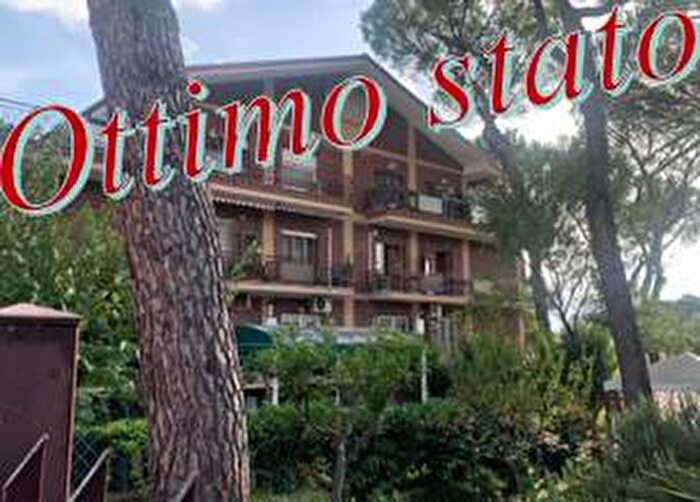 Appartamento trilocale in affitto in Via Gravina di Puglia, Torre Gaia, Roma