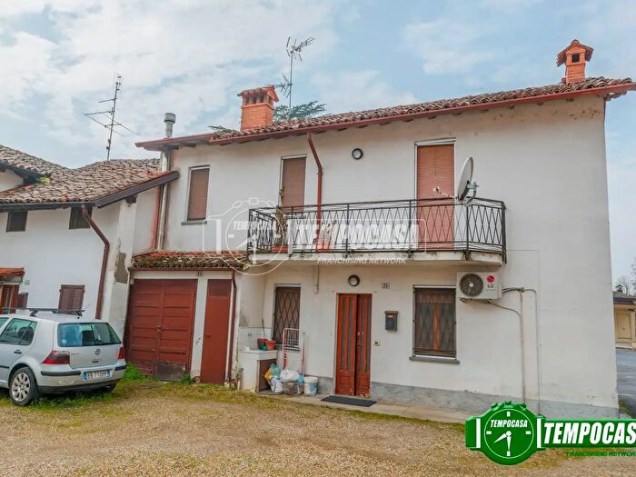 Casa trilocale in vendita in Via Francesco Baracca, Lardirago