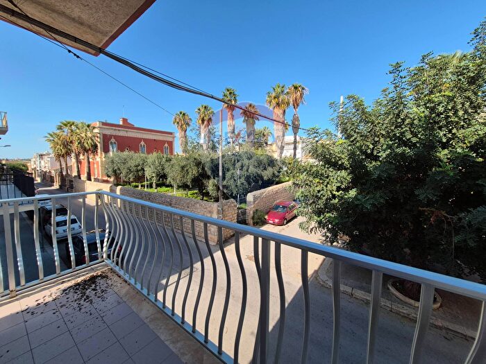 Appartamento trilocale in vendita in Via Doberdò, Scicli