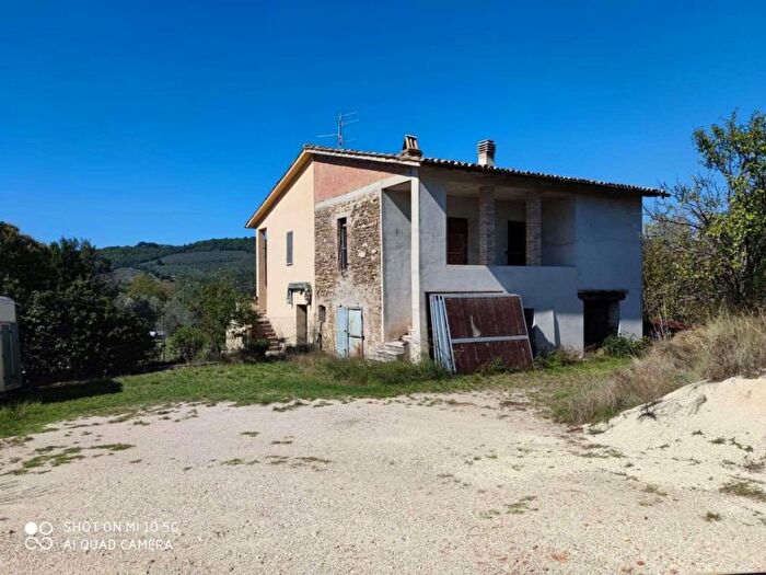 Casa trilocale in vendita in Bevagna