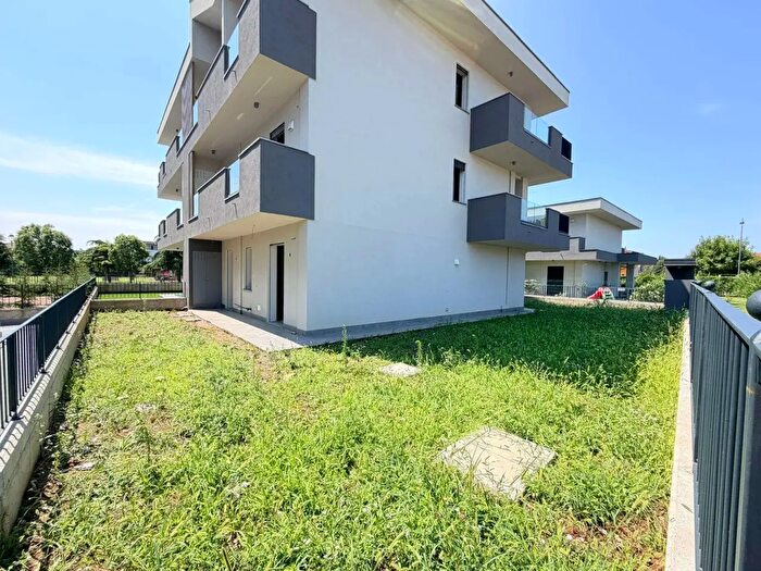 Appartamento trilocale in vendita in Via Colombo, Grassobbio