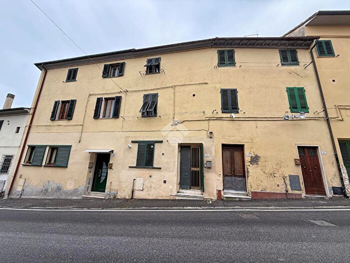 Appartamento quadrilocale in vendita in Via Nino Bixio, Collesalvetti