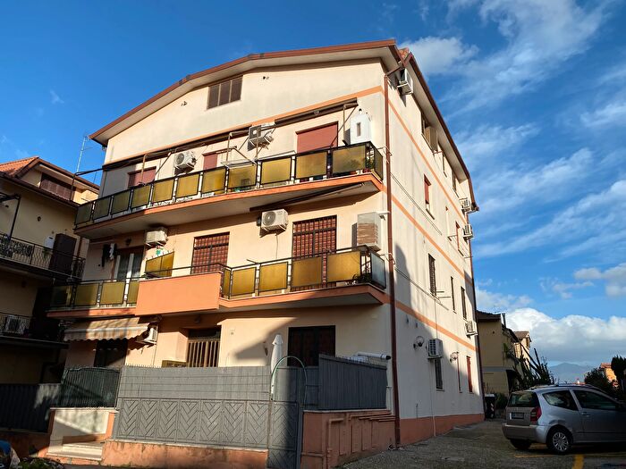 Appartamento quadrilocale in vendita in Via Emilio Morosini, Monterotondo