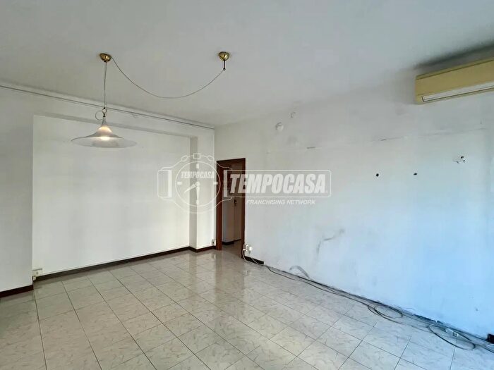 Appartamento trilocale in vendita in Via Bernardino Bellincione, Milano