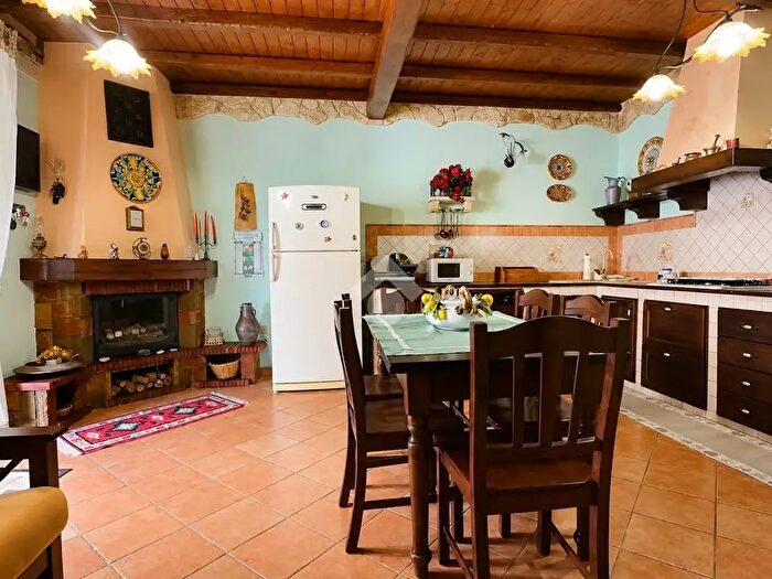 Casa quadrilocale in vendita in Via G Garibaldi, Balestrate