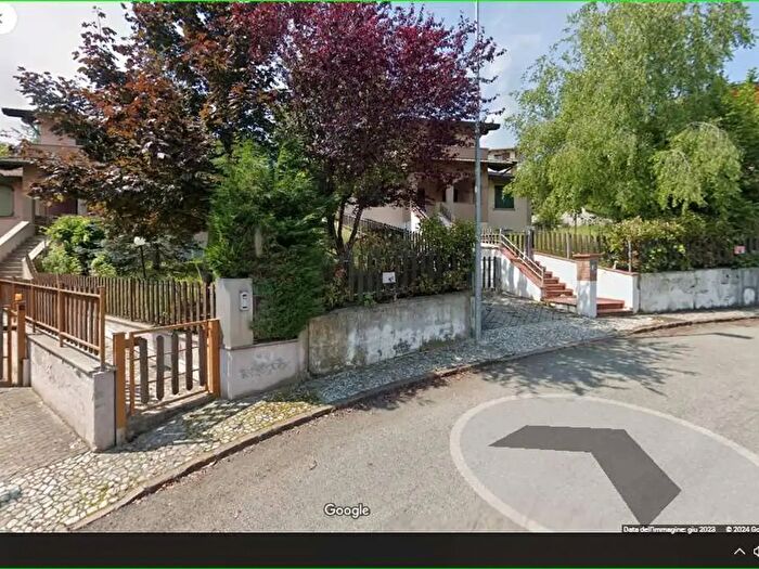 Appartamento trilocale in affitto in Via Brenta, Serramazzoni