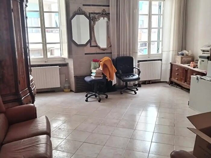 Appartamento con 5 locali in vendita in Massa