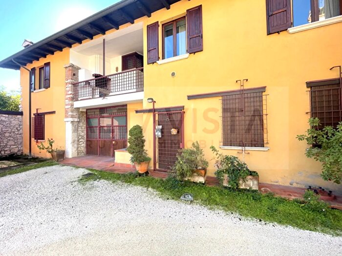 Casa con 6 locali in vendita in Via Santuario, Rezzato