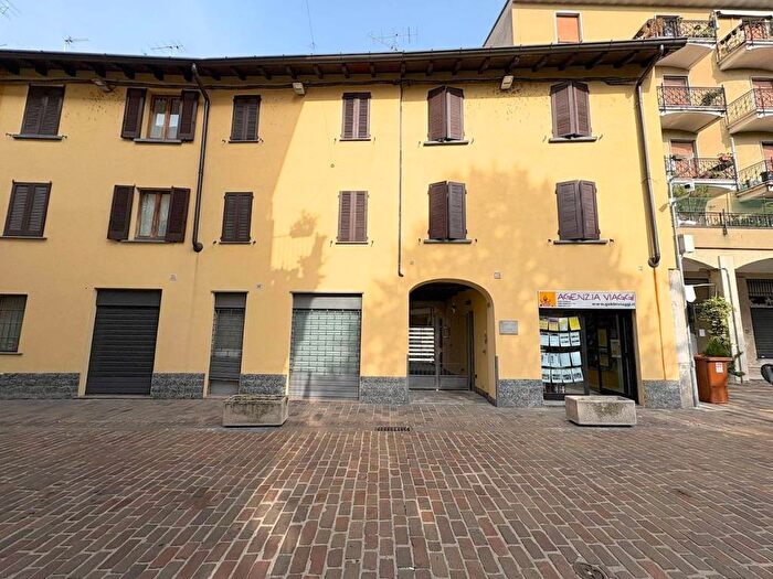 Appartamento bilocale in affitto in Via Giuseppe Mazzini, Villasanta