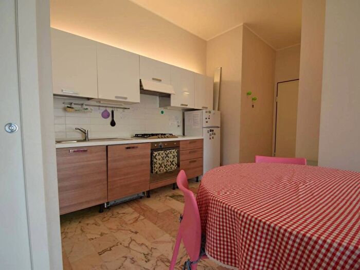 Appartamento trilocale in affitto in via venezia, Centro, Loano