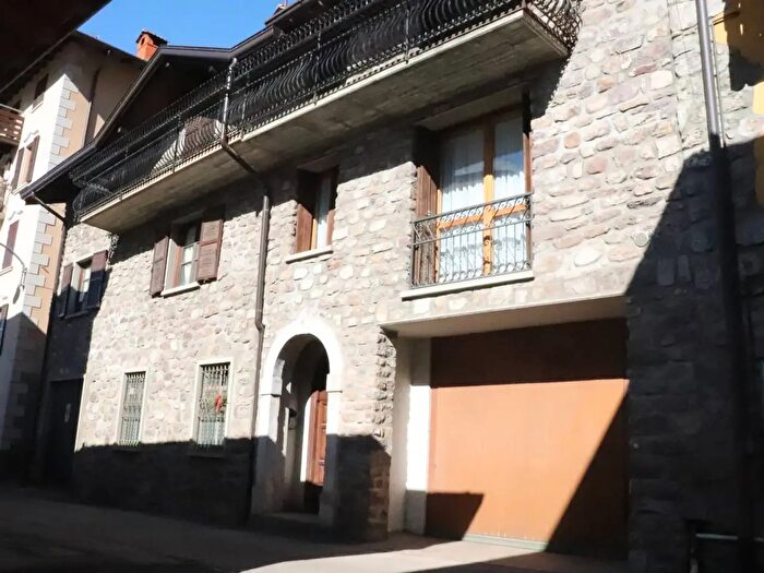 Appartamento trilocale in vendita in Via Torri, Schilpario