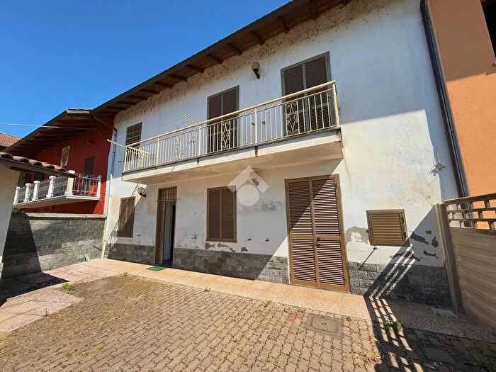 Casa con 9 locali in vendita in Via Roma, Ronsecco