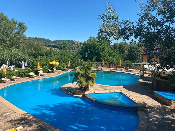 Casa con 12 locali in vendita in Località Vignole Sommariva Perno, Sommariva Perno