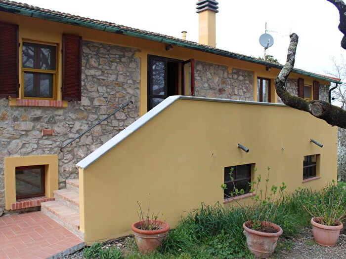 Appartamento con 6 locali in affitto in PODERE AIA DI MICCIANO, Pomarance