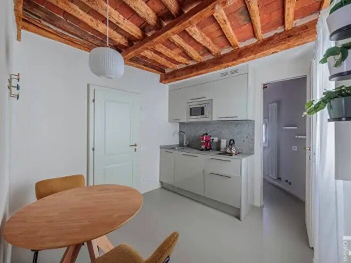 Appartamento trilocale in vendita in Via San Nicolao, Lucca
