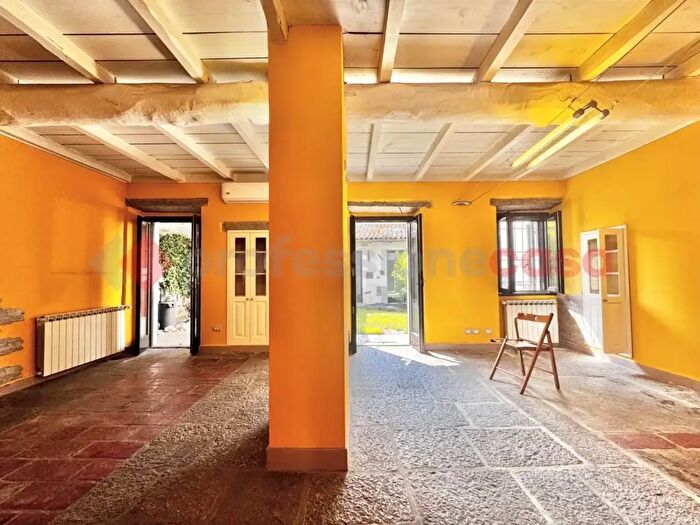 Casa con 6 locali in vendita in Via Garibaldi, Arona