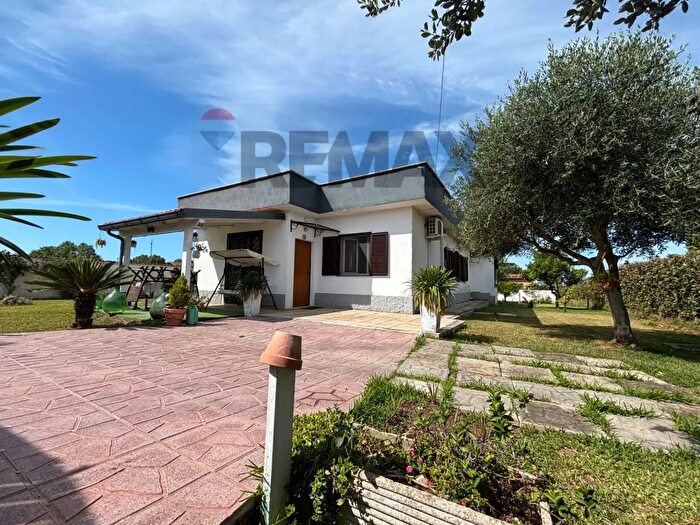 Casa quadrilocale in vendita in Via Lago di Como, Anzio