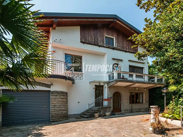 Casa con 6 locali in vendita in Via Lario, Appiano Gentile