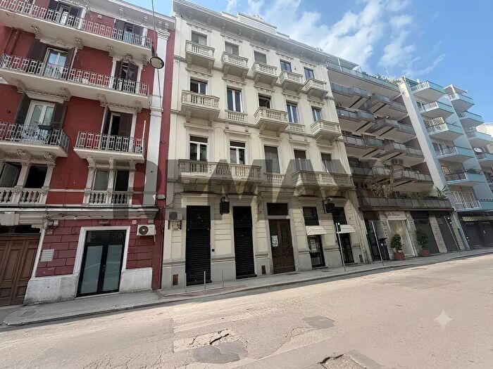 Appartamento trilocale in vendita in Via Carulli, Bari