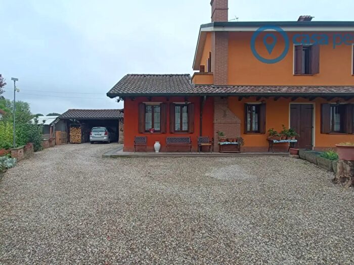 Casa quadrilocale in vendita in Lusia