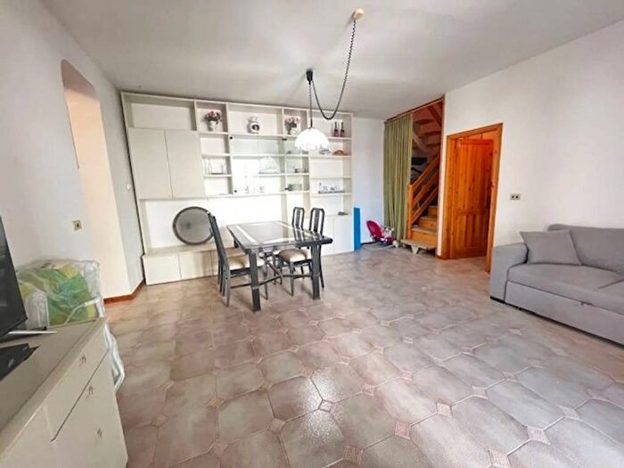 Casa quadrilocale in affitto in Viale Bolivia No Number, Lido delle Nazioni, Comacchio