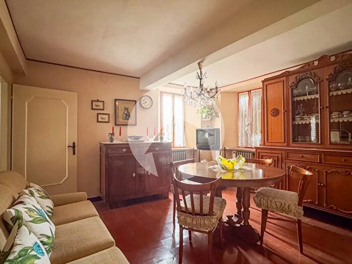 Casa con 5 locali in vendita in Compiano, Canossa