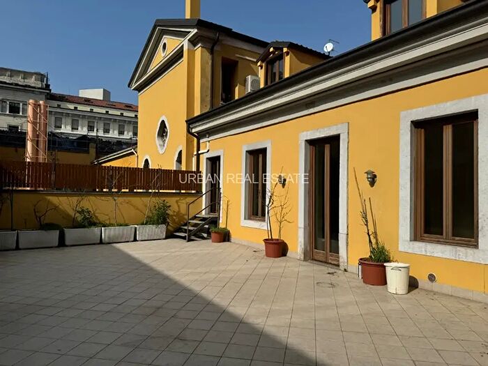 Appartamento quadrilocale in affitto in Piazza Carlo Goldoni, Trieste