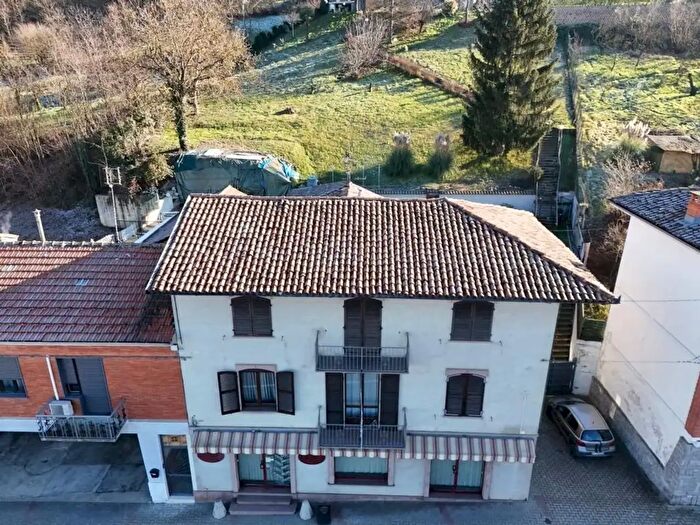 Casa con 7 locali in vendita in Corso Giovanni Battista Volpini, Isola D'Asti