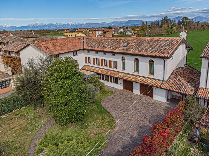 Casa con 6 locali in vendita in Via del Monumento, Mereto Di Tomba