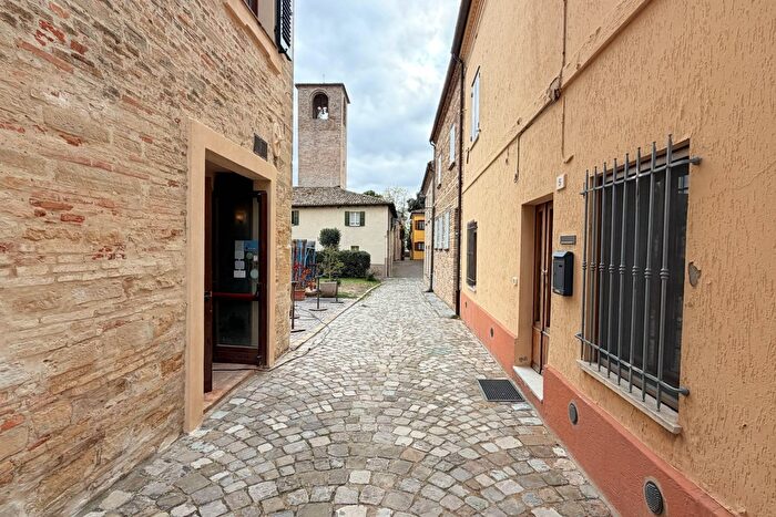 Casa con 6 locali in vendita in Via Giuseppe Forlani, Pesaro