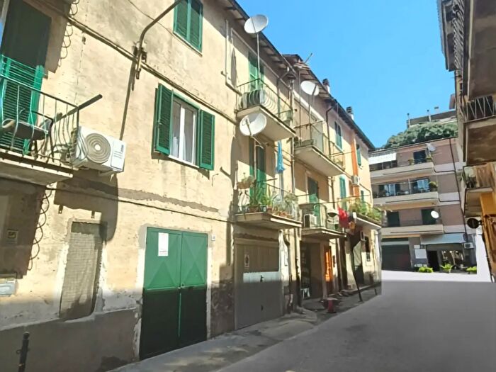 Appartamento trilocale in vendita in Via Ungheria, Trevignano Romano