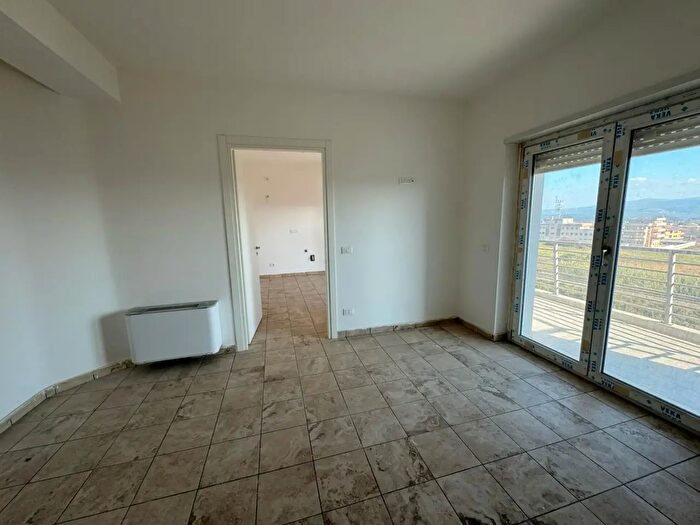 Appartamento trilocale in vendita in Via Isaac Newton Snc, Lamezia Terme