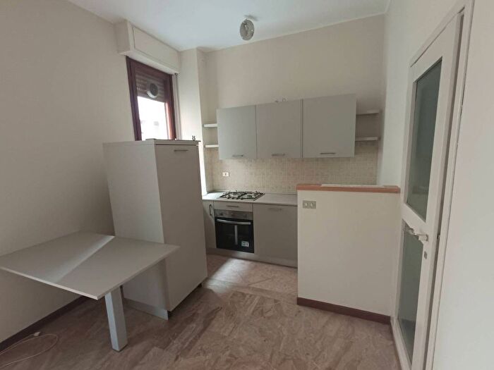 Appartamento bilocale in affitto in Via Monferrato, Washington, Milano