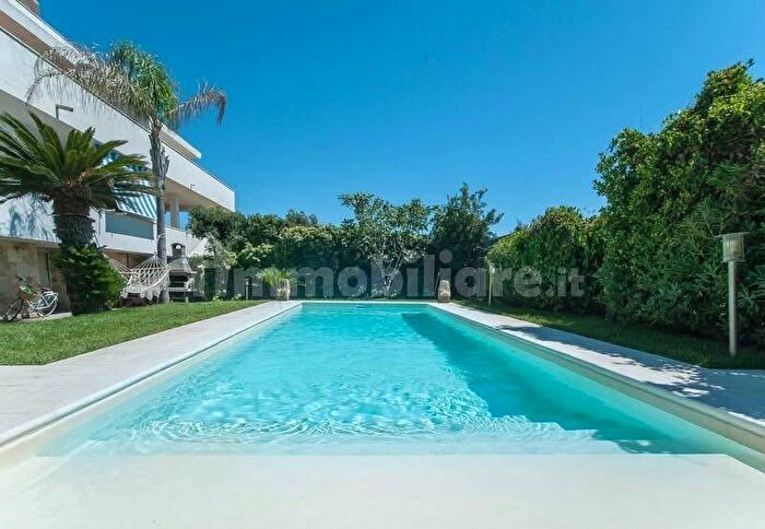 Casa con 5 locali in affitto in Lungomare di Ponente, Fregene, Fiumicino
