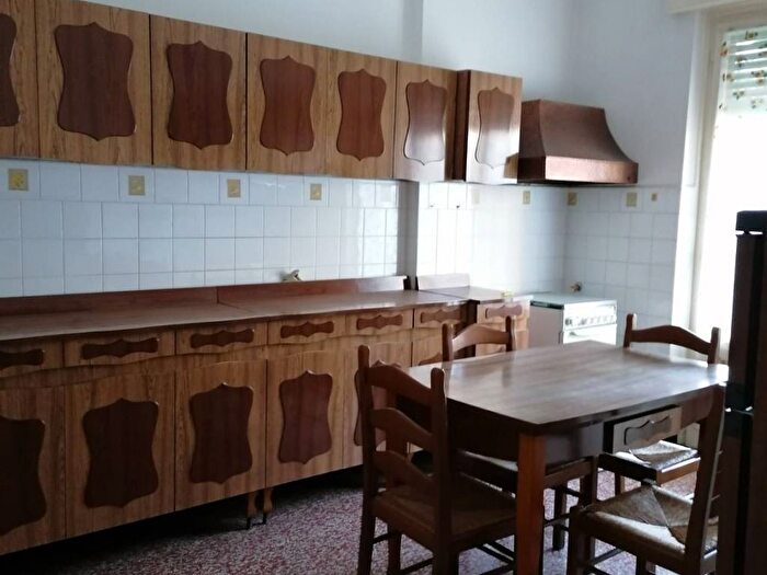 Appartamento trilocale in affitto in Rivarolo, Genova