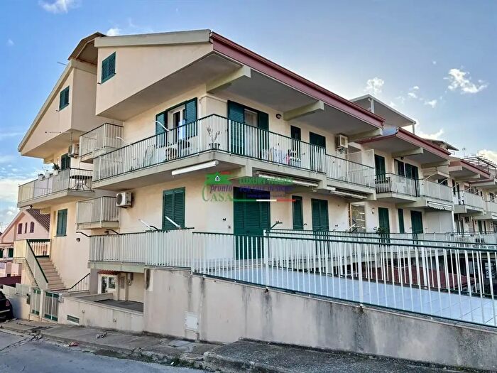 Appartamento trilocale in vendita in Via Bellasi, Ragusa