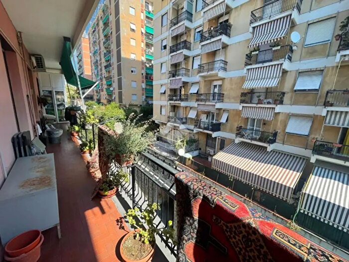 Appartamento quadrilocale in vendita in Via Piantelli, Genova