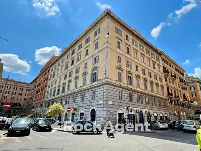 Appartamento bilocale in vendita in Via Principe Amedeo, Roma